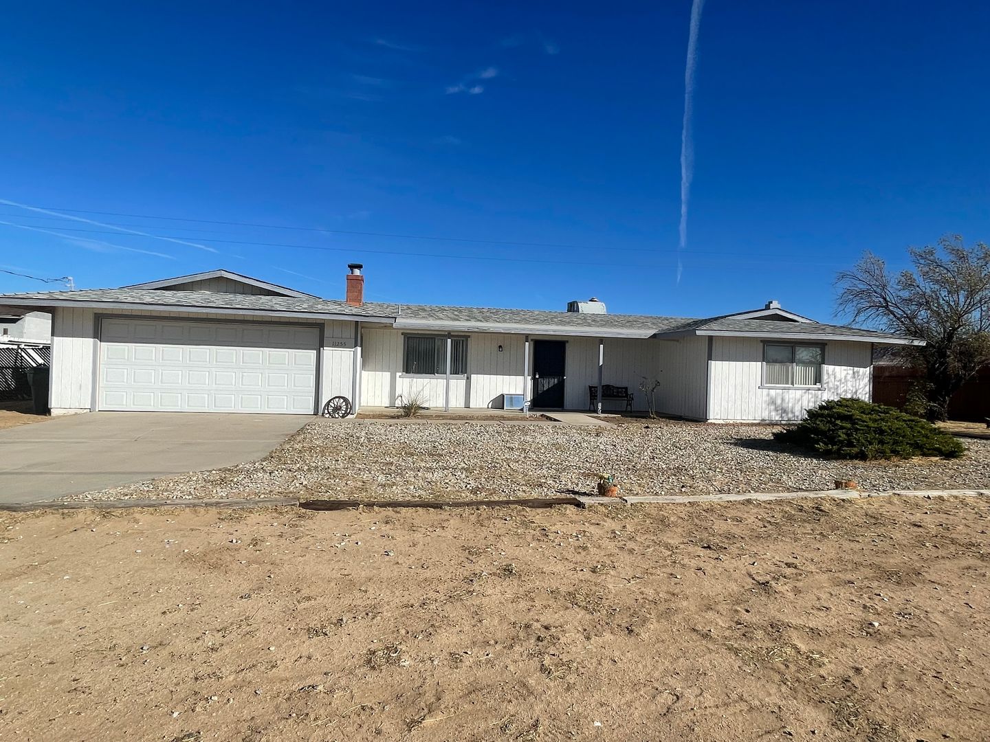Apple Valley House: 11255 Mohawk Rd.