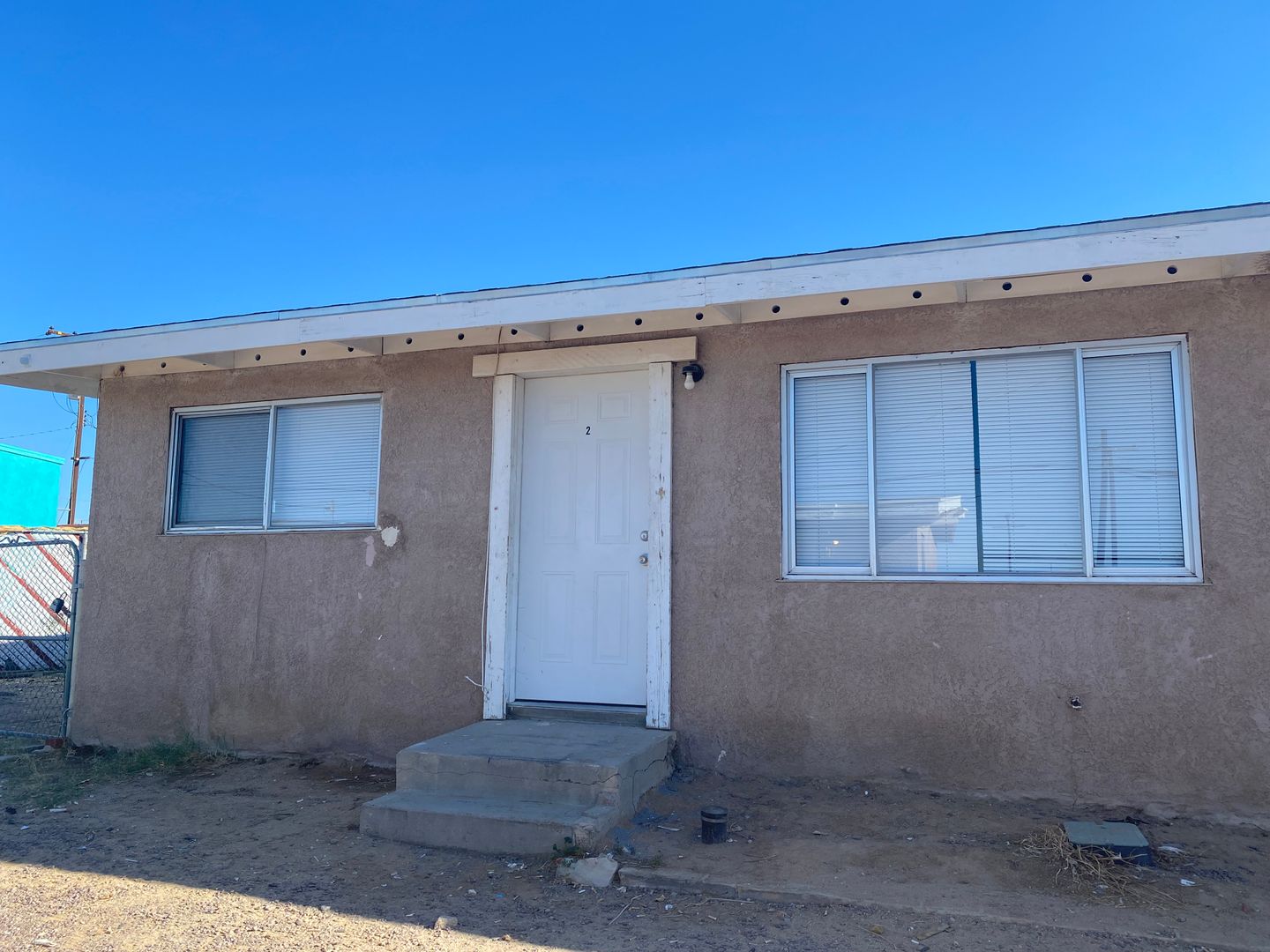 Barstow Apartment: 25307 Main St