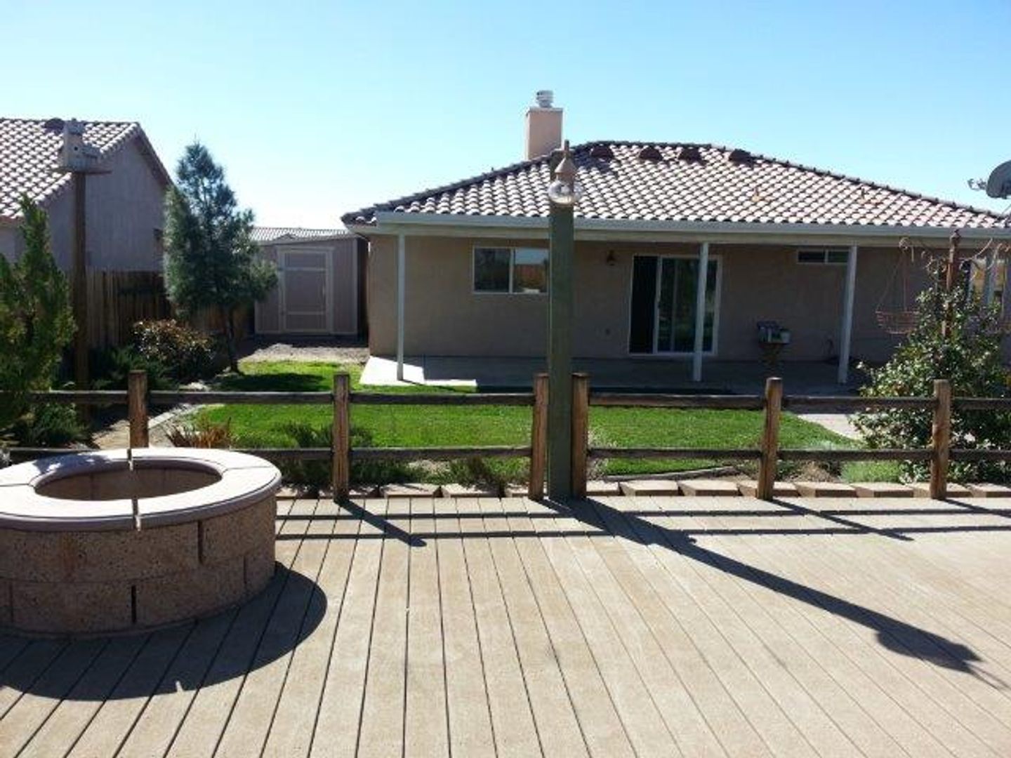 Victorville House: 16376 Appletree Lane