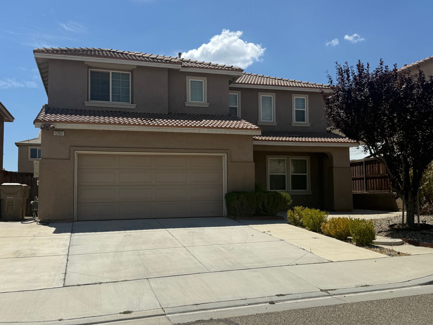 Hesperia House: 12951 Susanville St