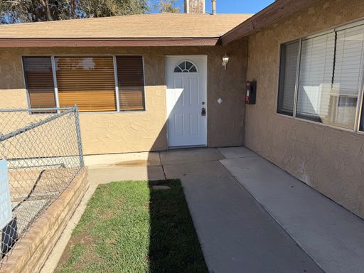 Apple Valley-Refurbished 2 Bedroom Apartment, Inground Pool. New Paint – photo 1