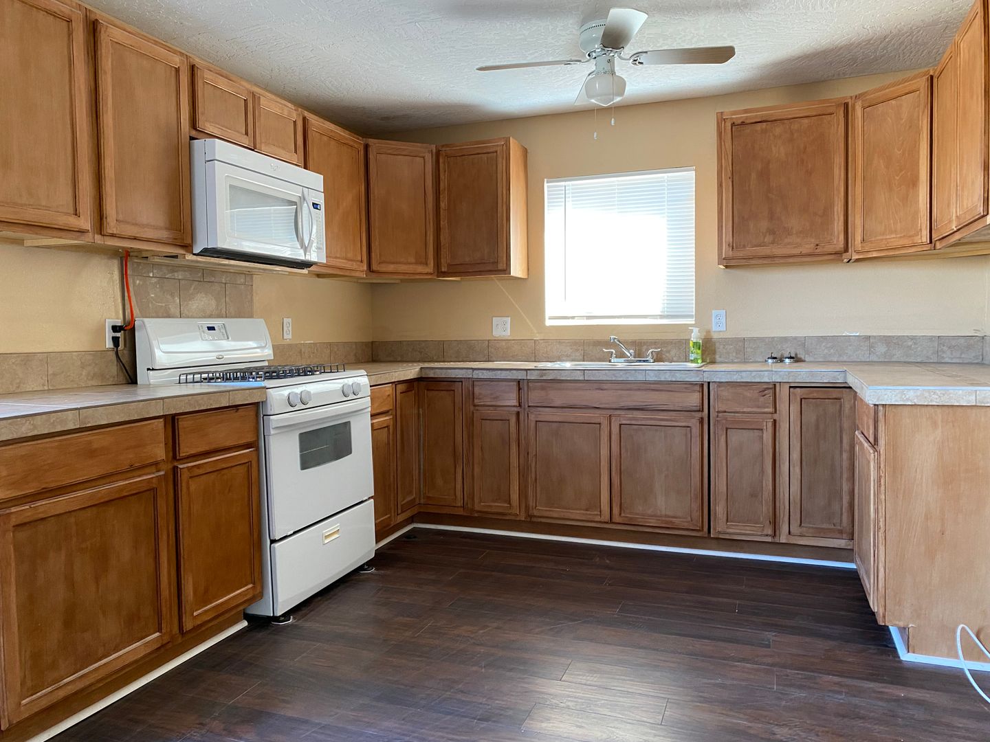 561 Valley Ave A, Barstow, CA 923115806