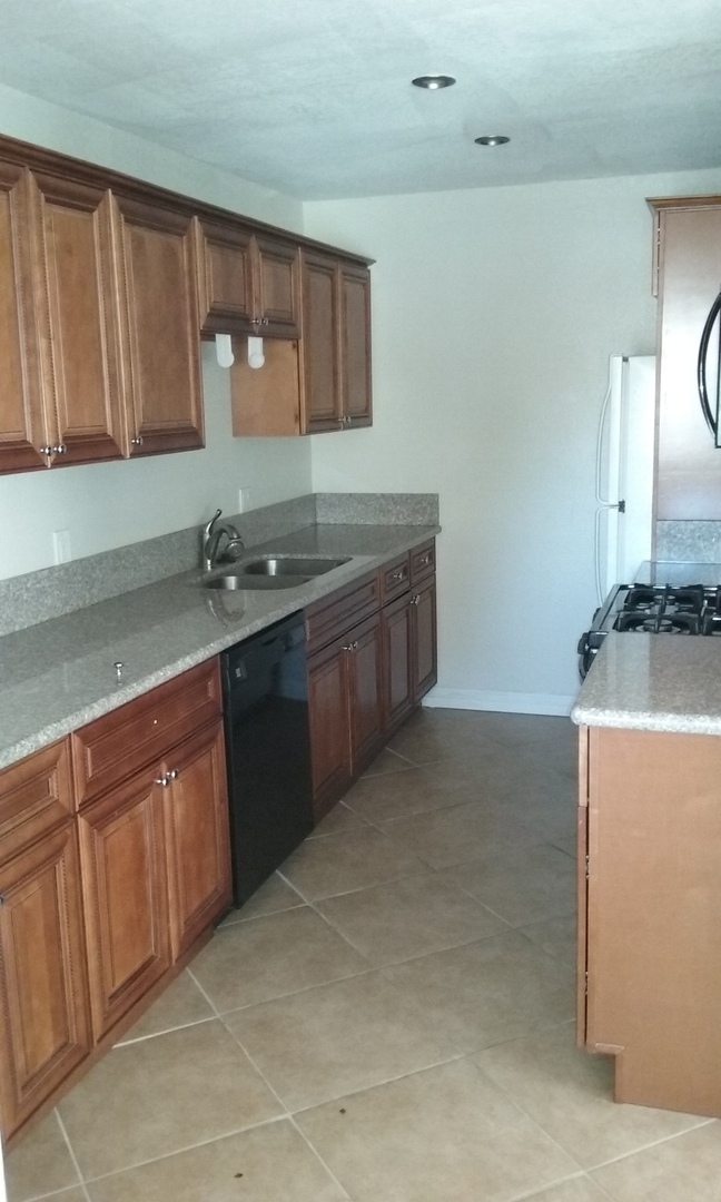 Barstow Apartment: 628 E. Virginia Way