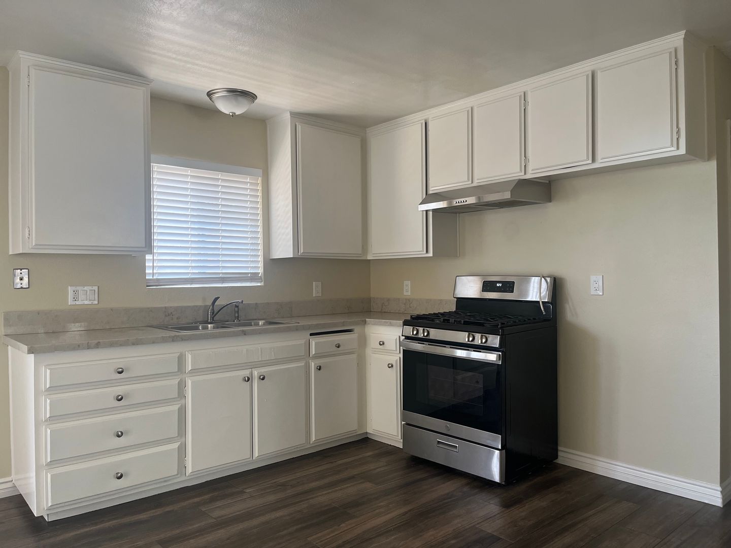 Hesperia Apartment: 14070 Juniper St.