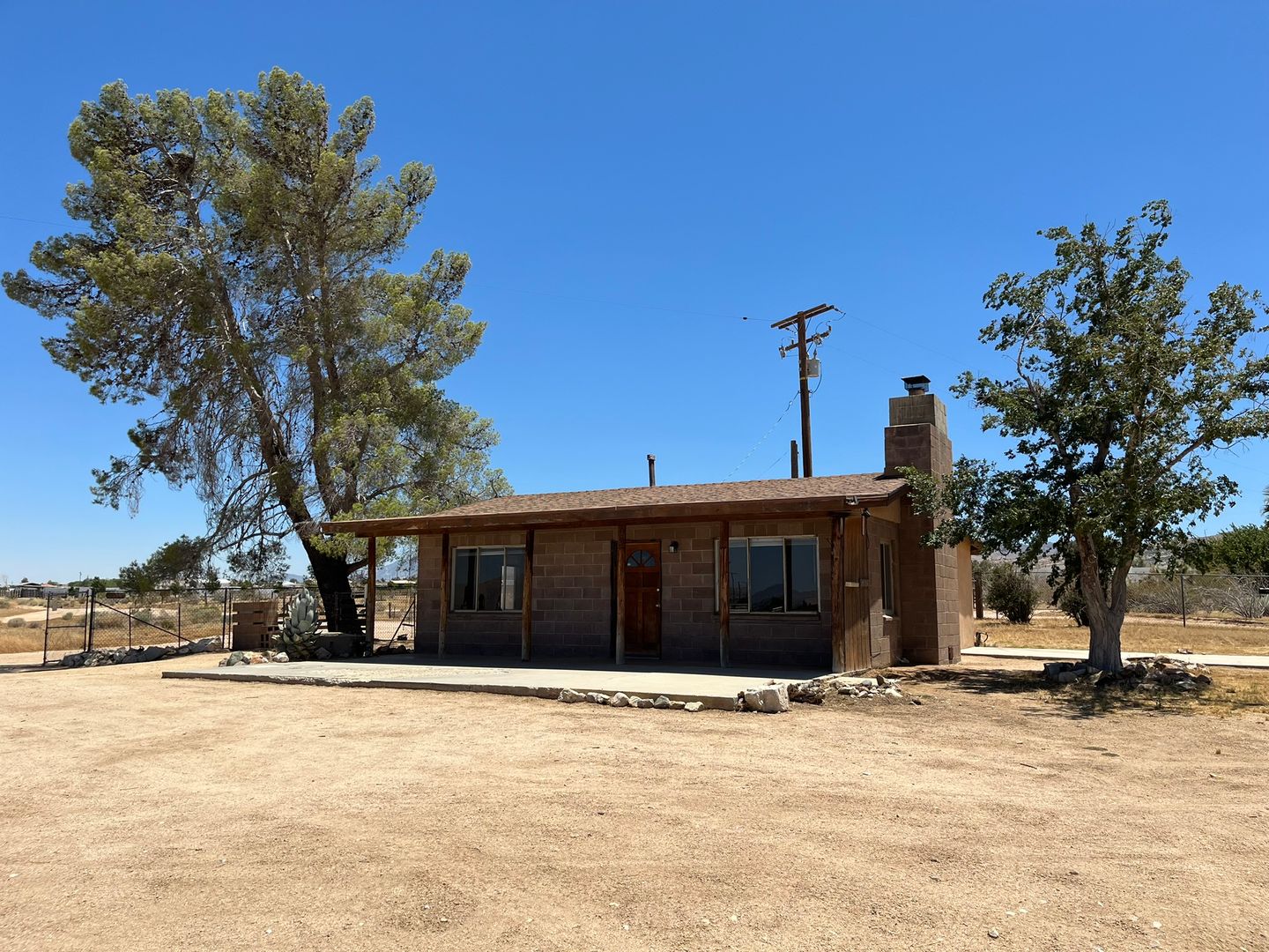 Apple Valley House: 22880 Via Viento Rd.