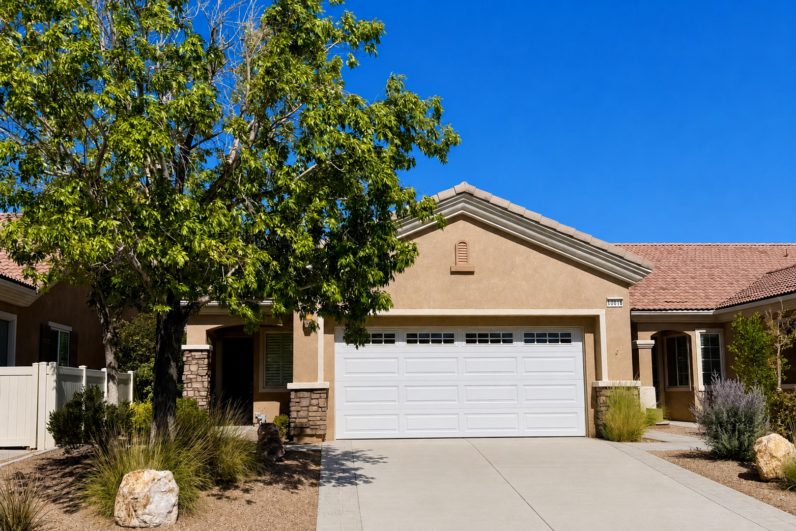 Apple Valley House: 10616 Lanigan Rd