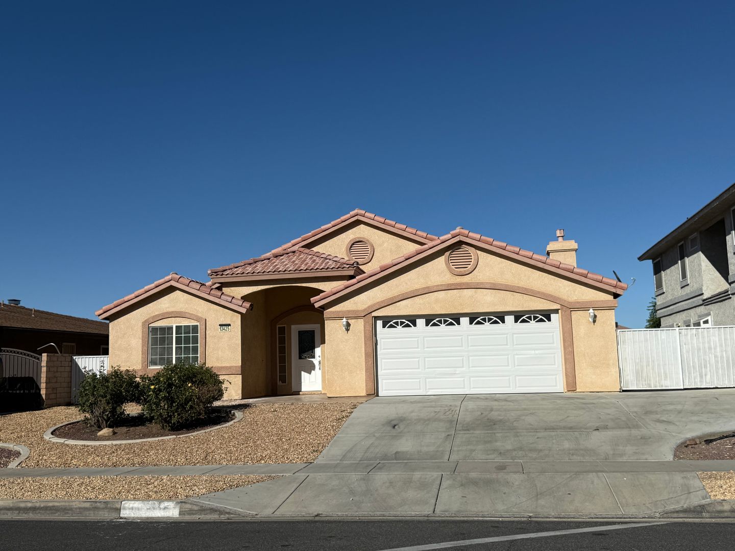 Victorville House: 13425 Spring Valley Parkway