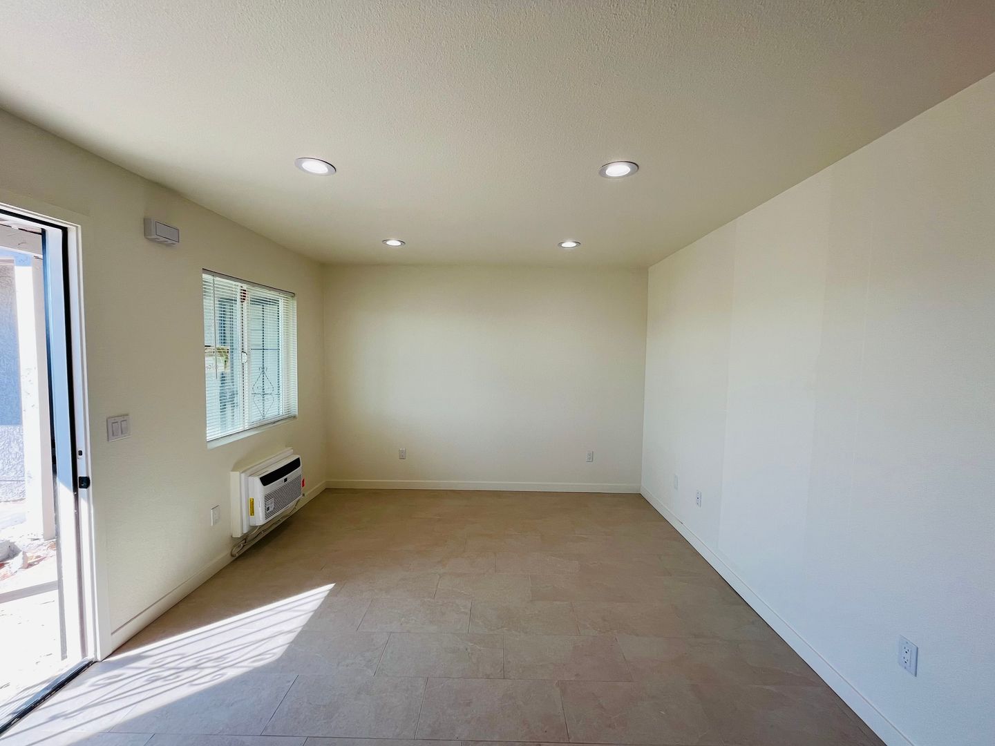 Barstow Apartment: 207 W. Main St