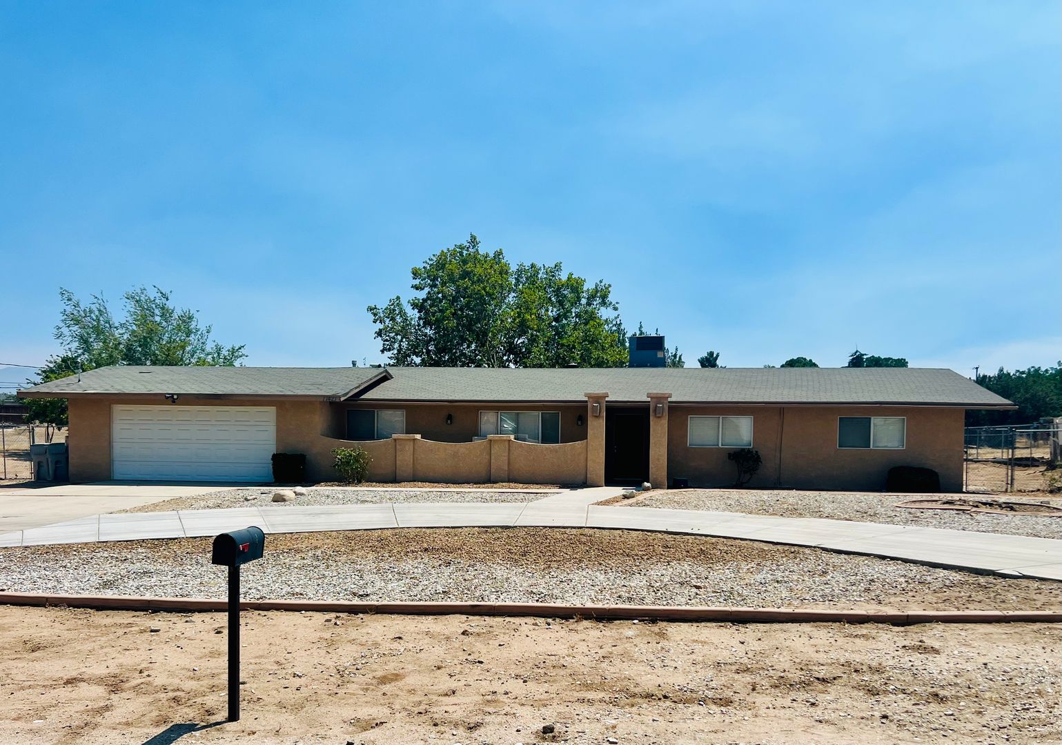 Hesperia House: 17421 Laurel St.