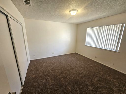 2 Bedrooms, 1 Full Bathroom, Approx. 950 sq. ft., Central AC & Heat, Fenced Backyard, Carport – photo 1