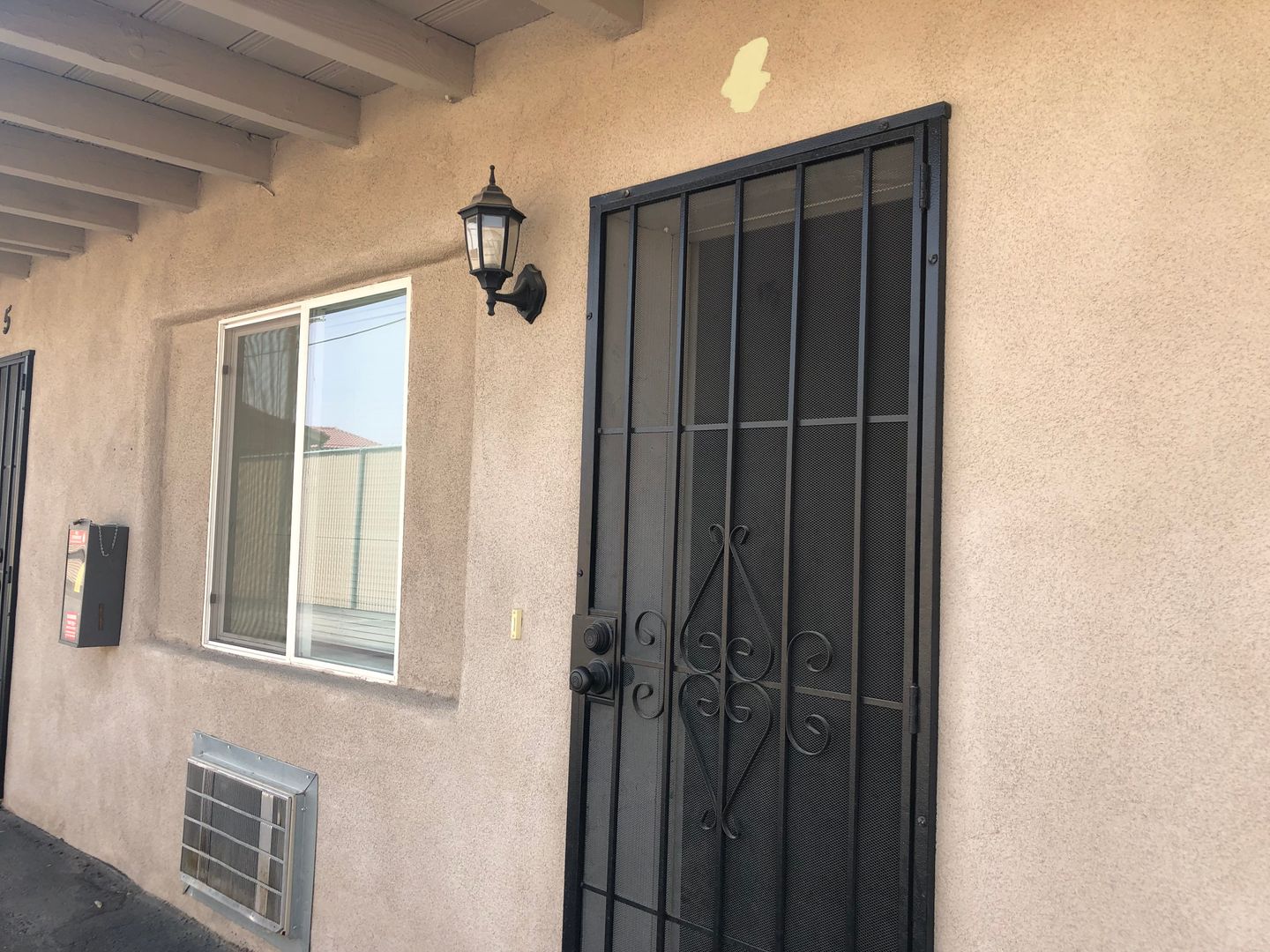 Barstow Apartment: 117 Otis Ave.