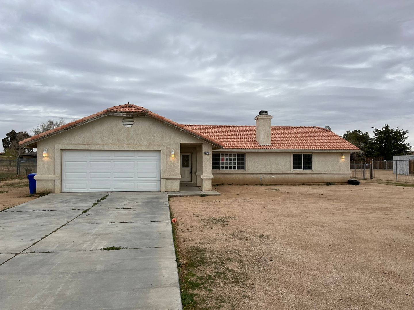 Apple Valley House: 21230 Valencia St.