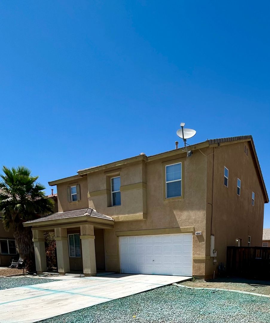 Victorville House: 14042 Jockey Lane