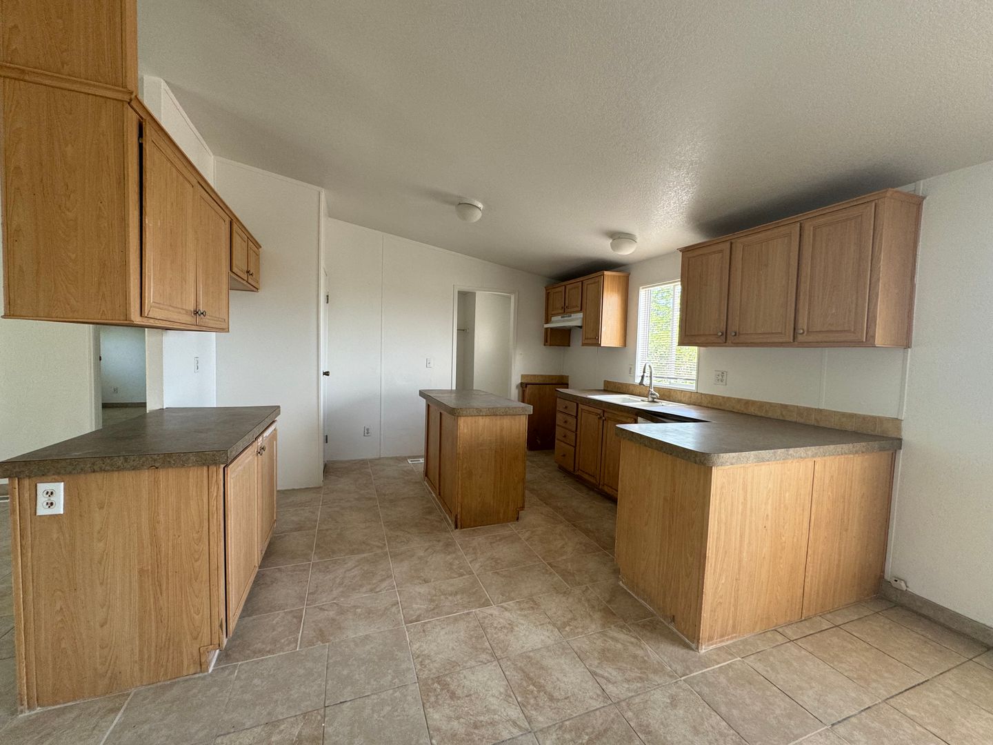 32478 Sapphire Rd., Lucerne Valley, CA 92356