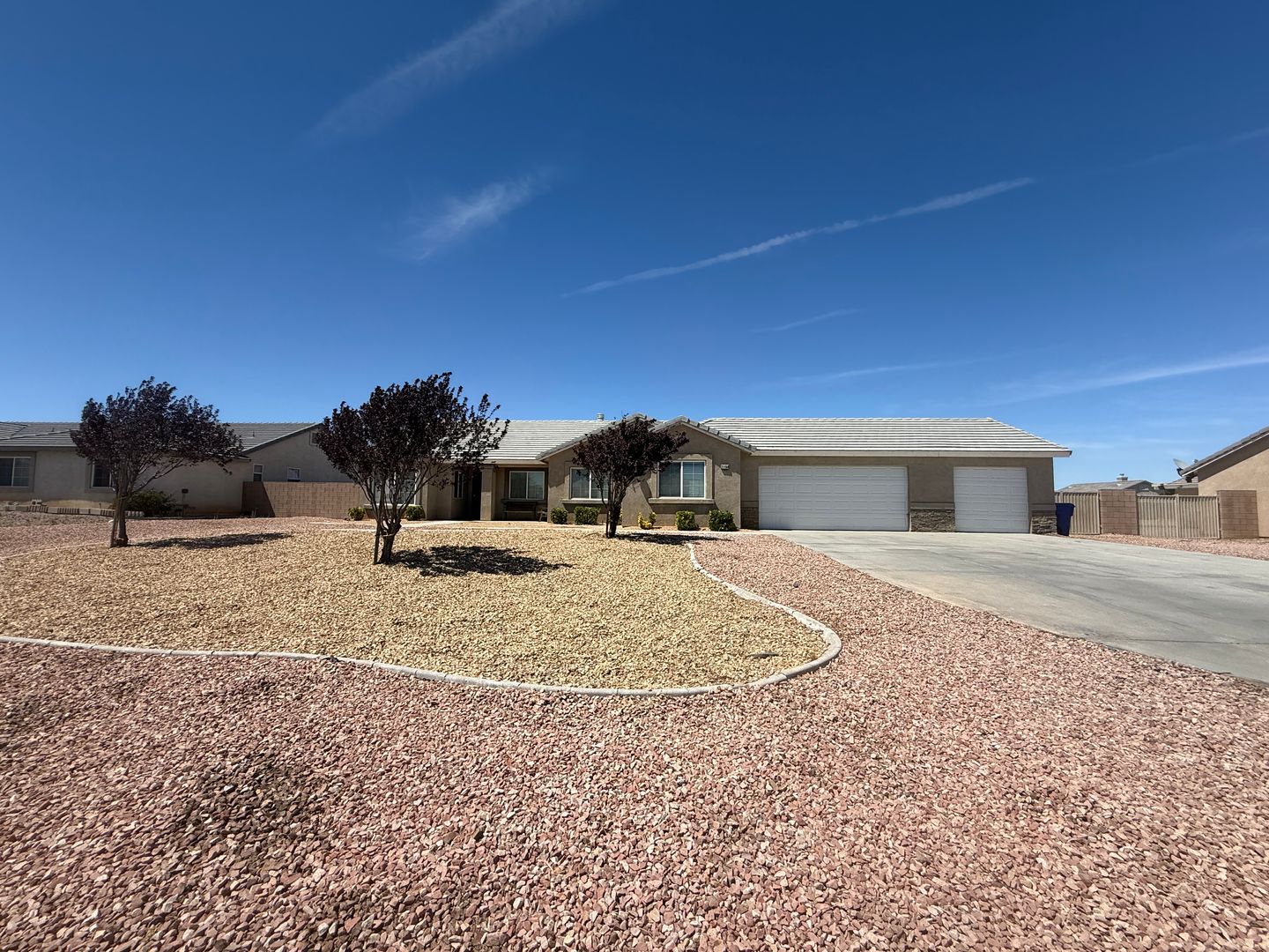 Apple Valley House: 21158 Champanel Rd
