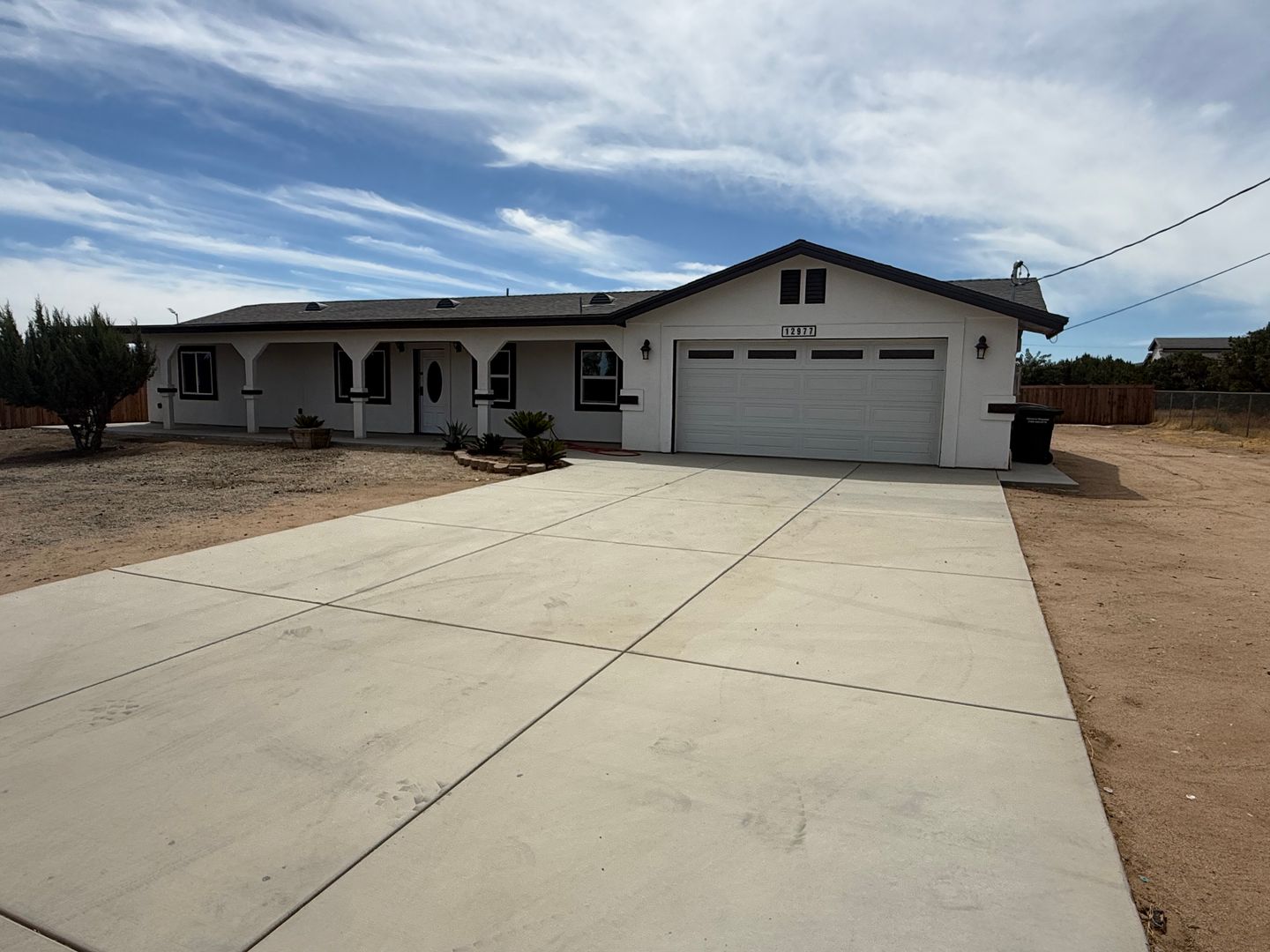 Oak Hills House: 12977 Cactus St