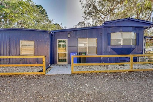 Charming Efficiency Near Marjorie Kinnan Rawlings Historic State Park