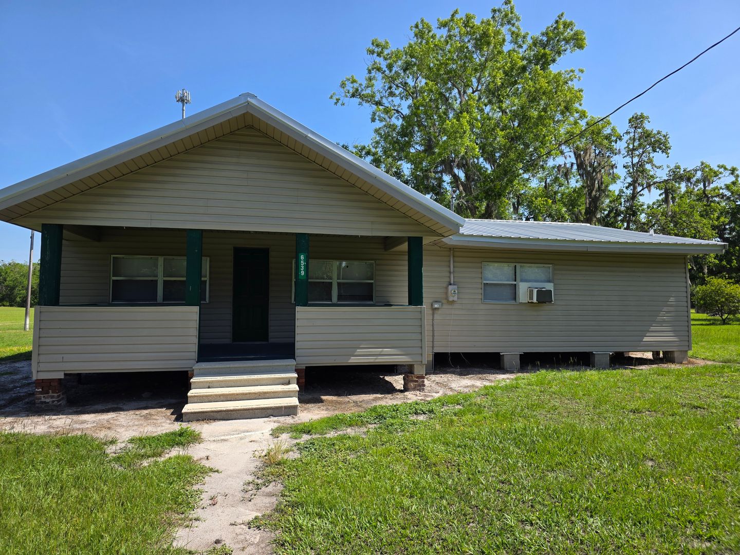 Hampton House: 6539 SE County Rd 18