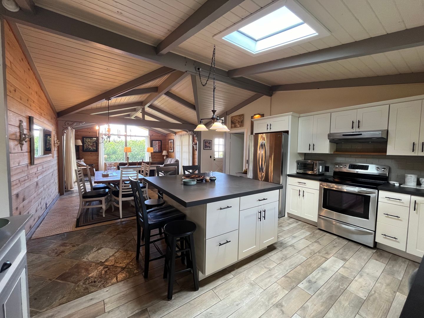 Waimea House: 65-1188 Kahaikupuna St