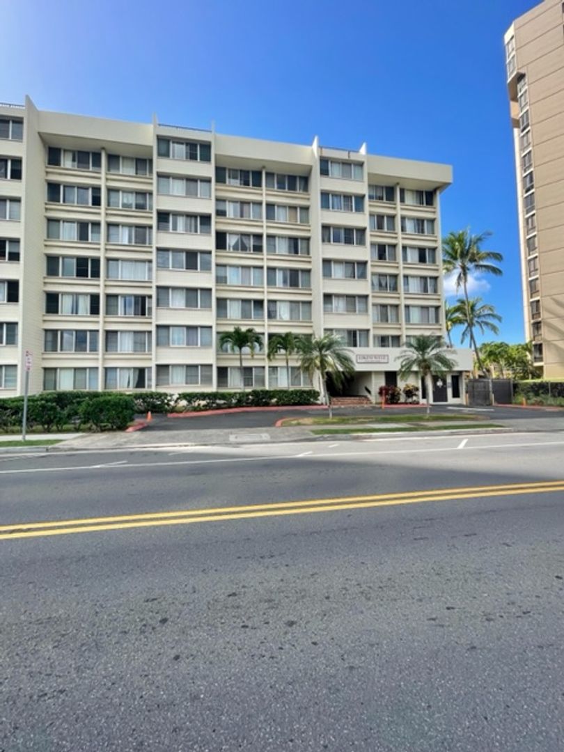 Honolulu Condo: 5122 Likini St Apt 612