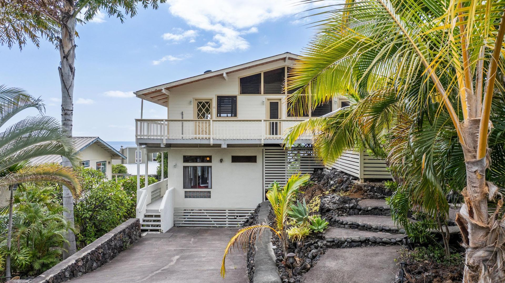 Captain Cook House: 87-3179 Kihikihi Rd, Kona Paradise