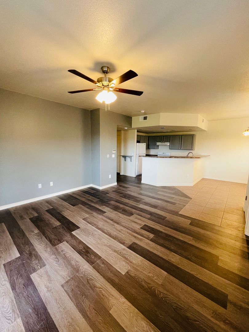 5167 6800 Vista Del Norte 2727 6800 Vista Del Norte 2727