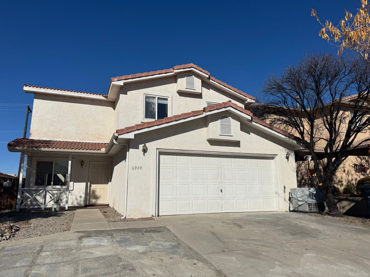 Albuquerque House: 6919 Shale Ave NE