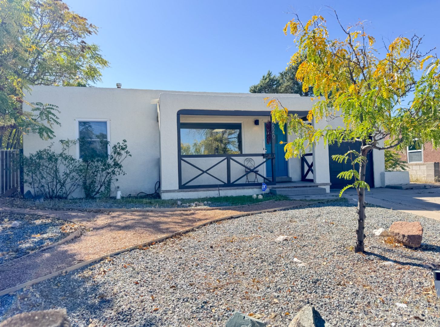 Albuquerque House: 2620 McEarl Ave SE