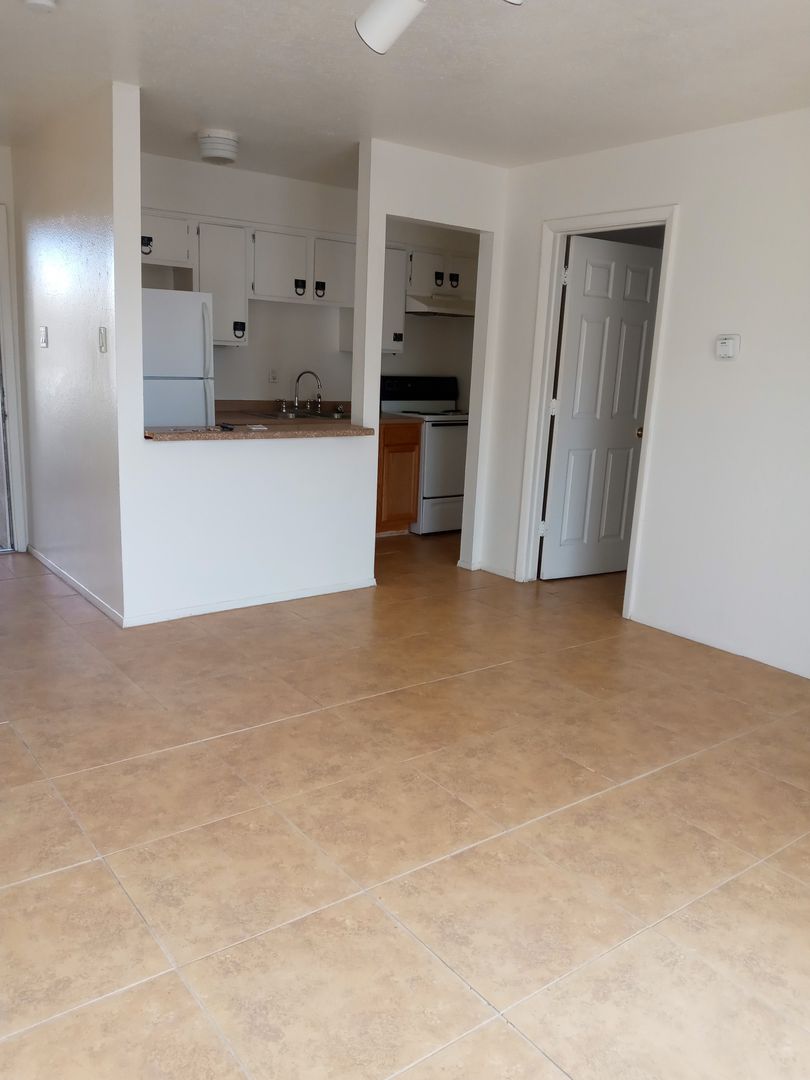 Albuquerque Apartment: 3601 Yucca Dr NW