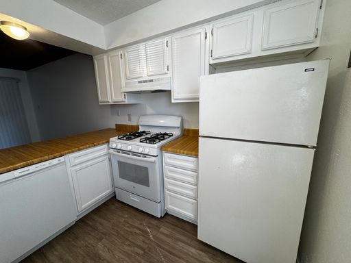 Charming 1 bedroom 1 Bath apartment – photo 1