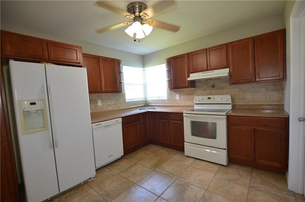 Sebastian House: 834 Dolores St