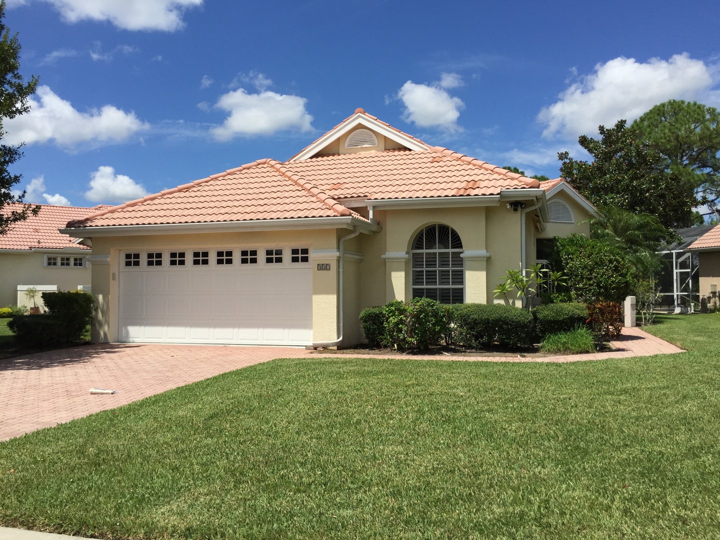 Port St Lucie House: 557 SW New Castle Cove