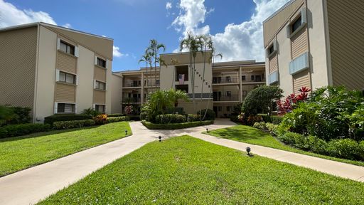 2 BR Condo w/ Community Pool- Monthly Rental available JAN 2026 - MAR 31, 2026 – photo 1