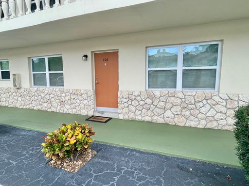 Available MAY - DEC 2026 Fully Furnished Turn Key 2 BR 2 BA inc Utilities Heart of Downtown Vero! 55+ Community – photo 1