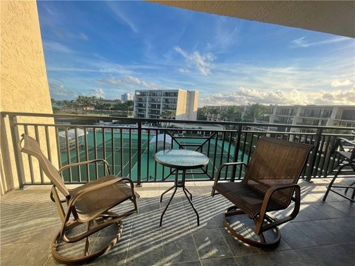 FURNISHED 2/2 CONDO IN RACQUET CLUB OF VERO BEACH – photo 1