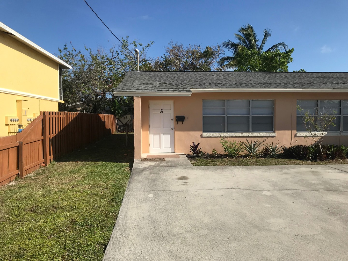 Fort Pierce Apartment: 1360 Carlton Ct.