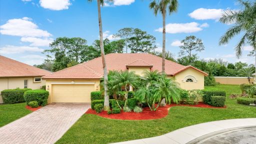 SPACIOUS 3 BEDROOM, 2 BATH +DEN IN THE VINEYARDS