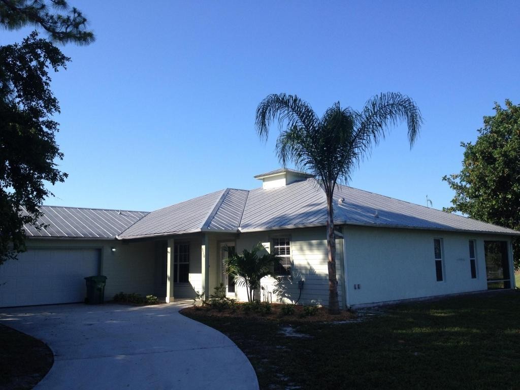 Port St. Lucie House: 310 Shady Lane