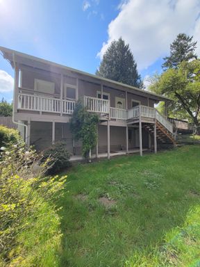 Sweet Two Bedroom Home Minutes from Downtown Port Orchard!