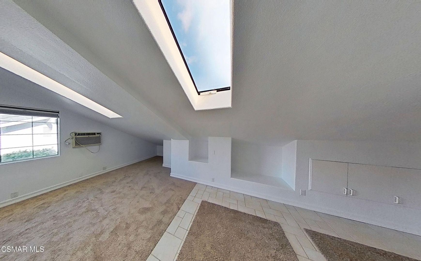 Thousand Oaks House: 3042 E Cumberland CT B