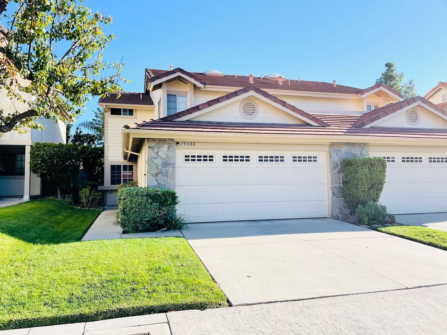 Porter Ranch House: 19500 Crystal Ridge Lane