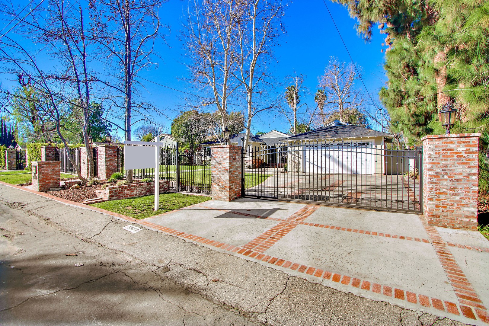 Woodland Hills House: 5923 Jumilla Ave.
