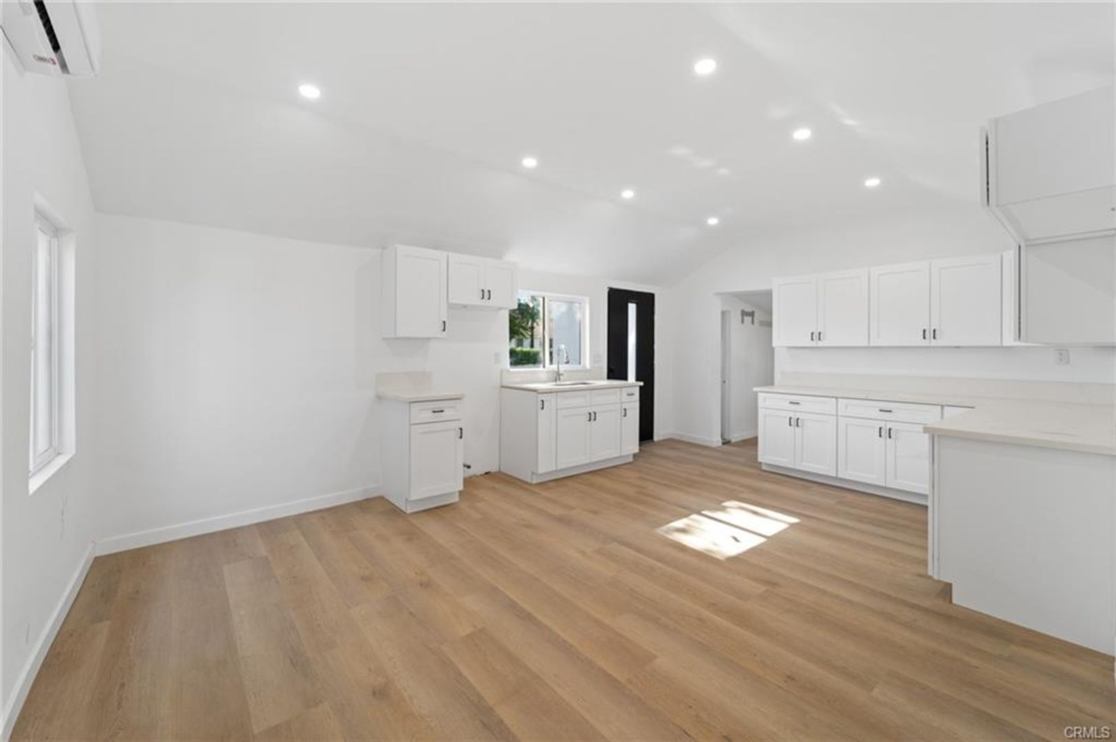 Northridge House: 8510 Wilbur