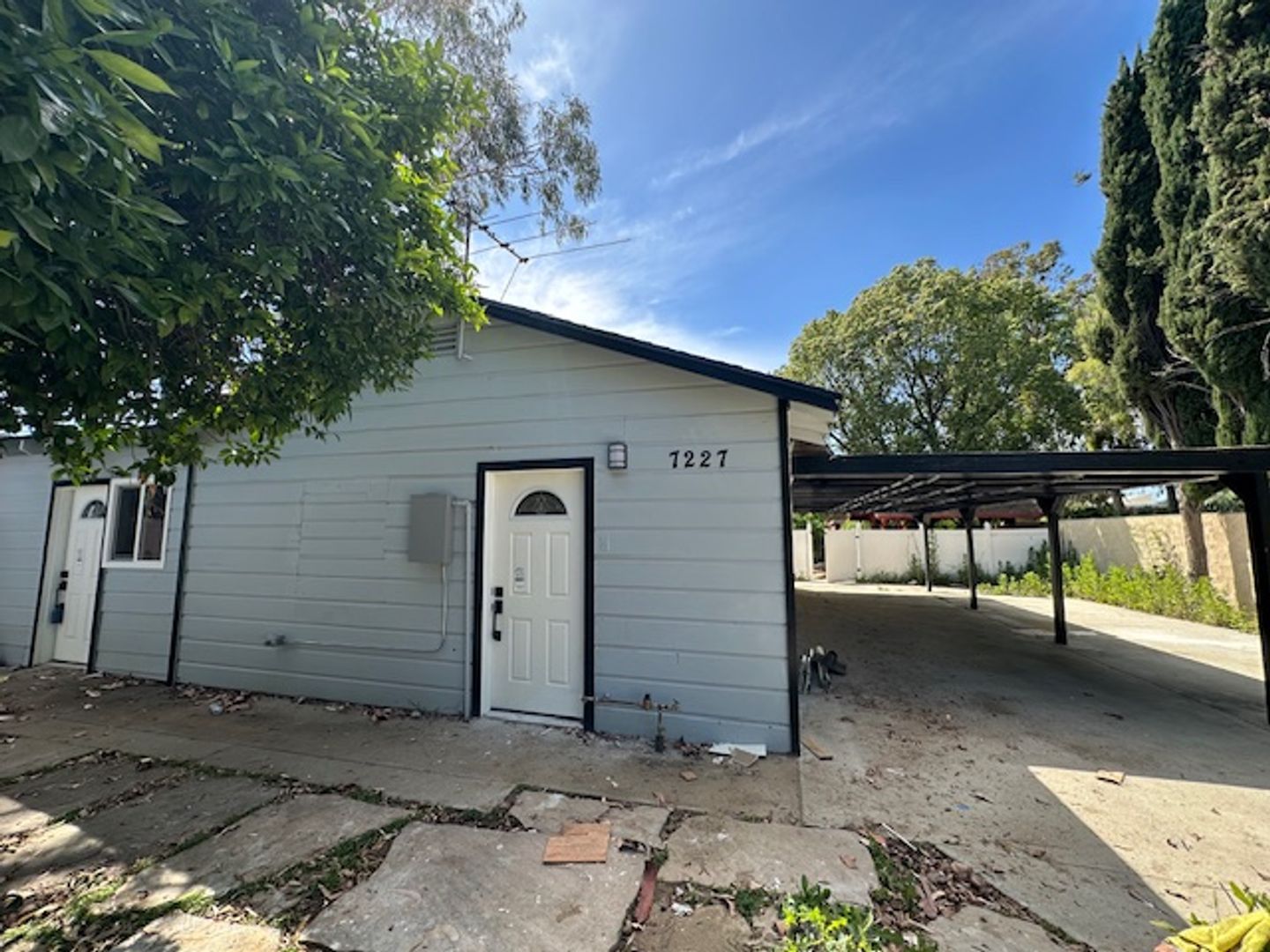 Van Nuys House: 7227 Forbes