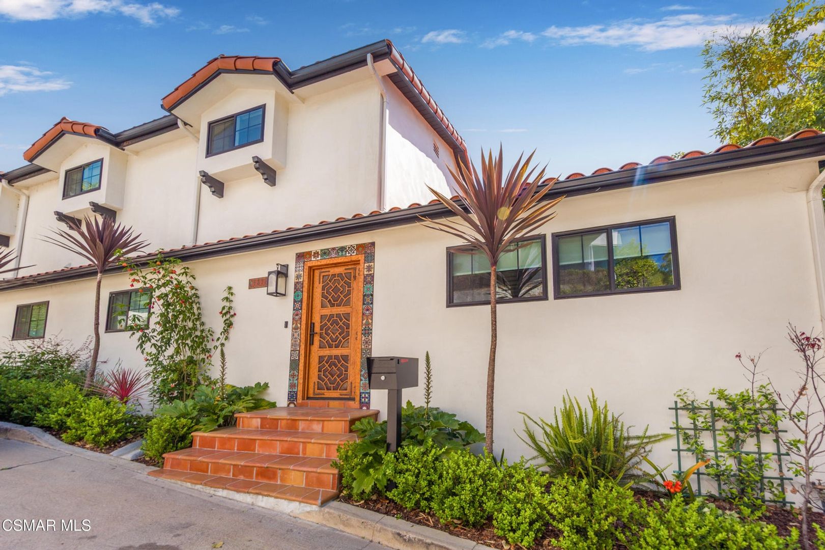 Los Angeles House: 1374 Miller Place