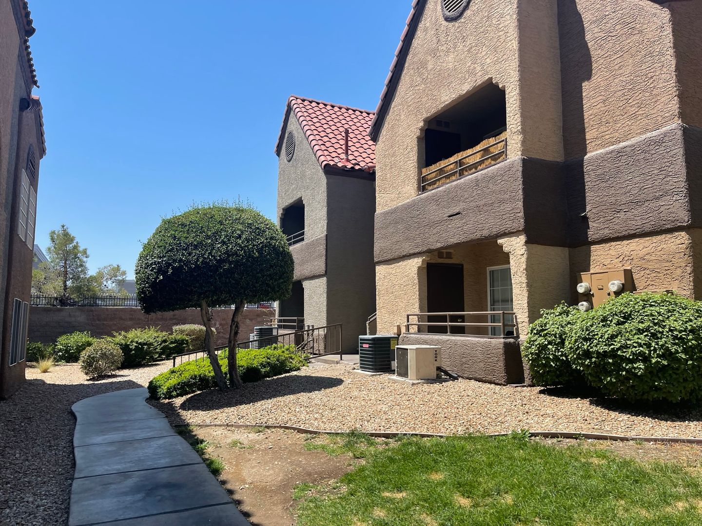 Las Vegas House: 2200 S. Fort Apache Road #1015