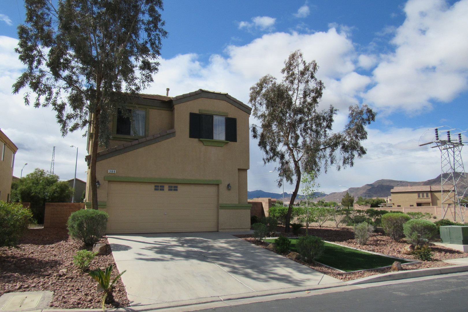 Henderson House: 389 Red Eucalyptus Dr.