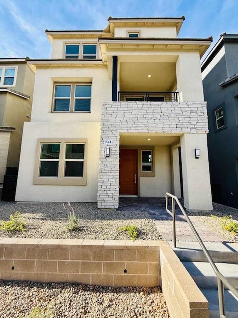 Las Vegas House: 1544 Little Penguin Street