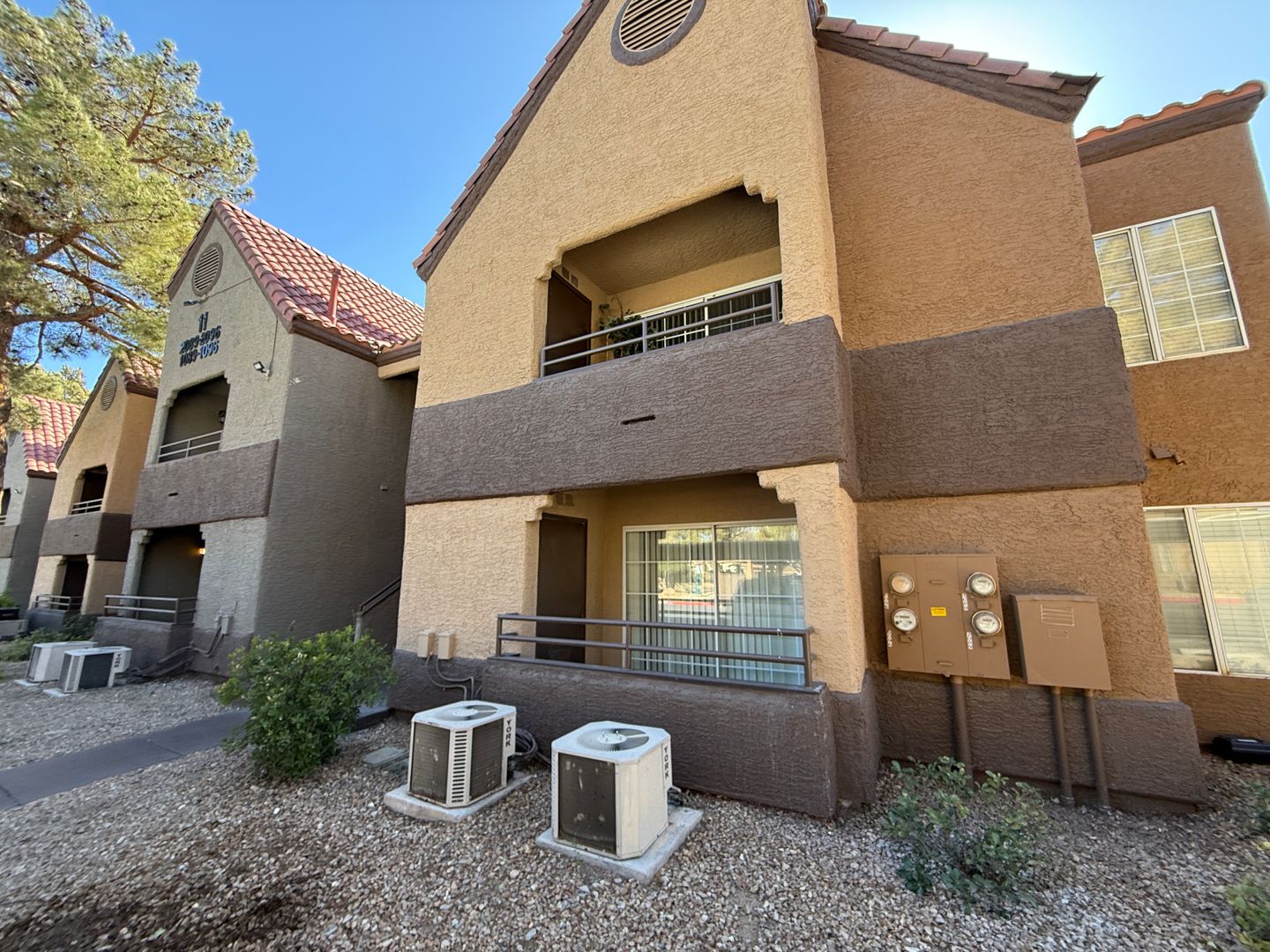 Las Vegas House: 2200 Fort Apache #2095