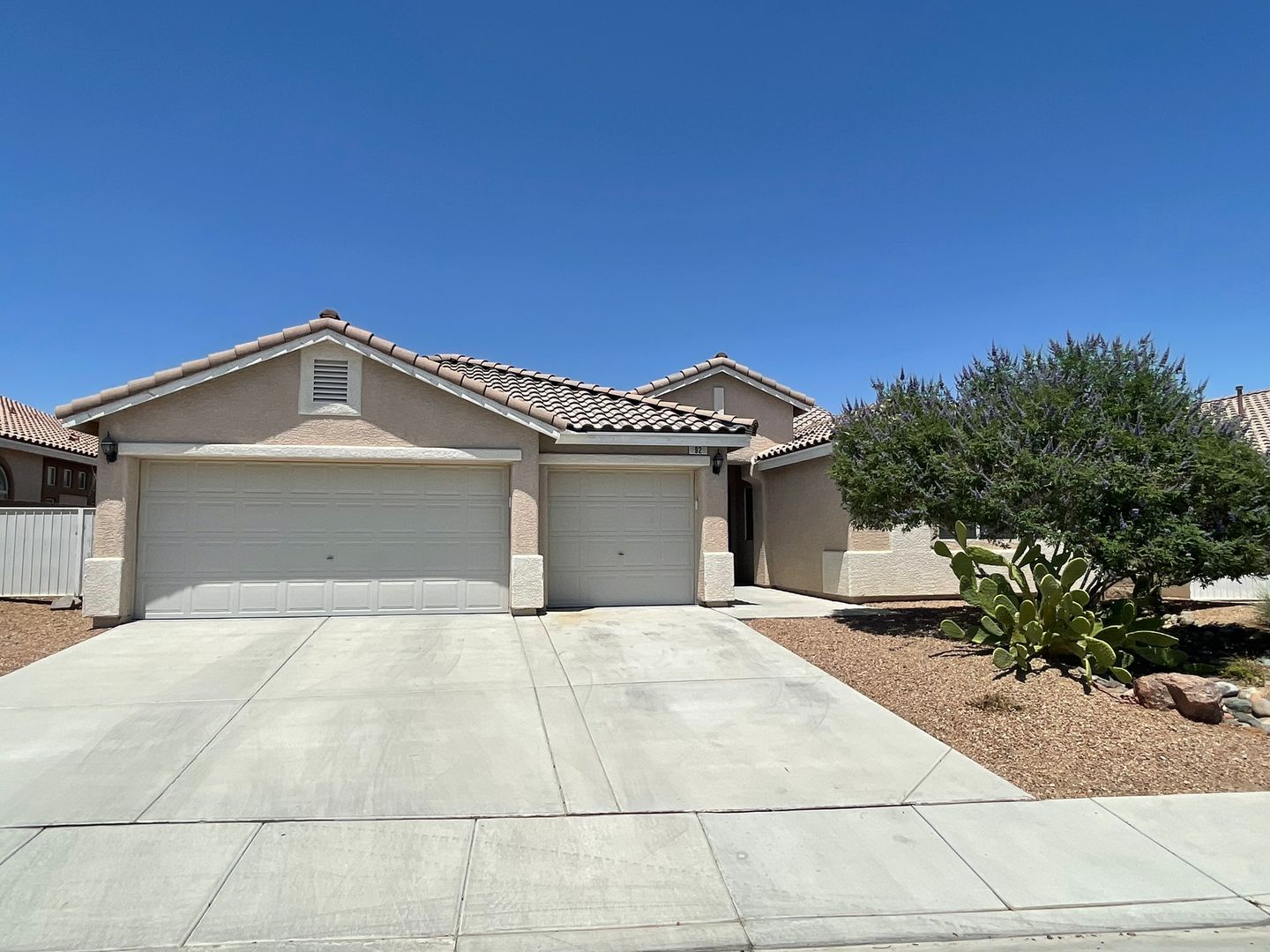 North Las Vegas House: 92 Whitetail Archery Ave.